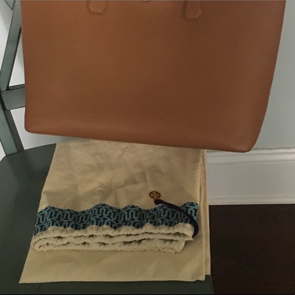 TORY BURCH LEATHER PERRY TOTE - BARK & GOLD - Picture 6 of 8